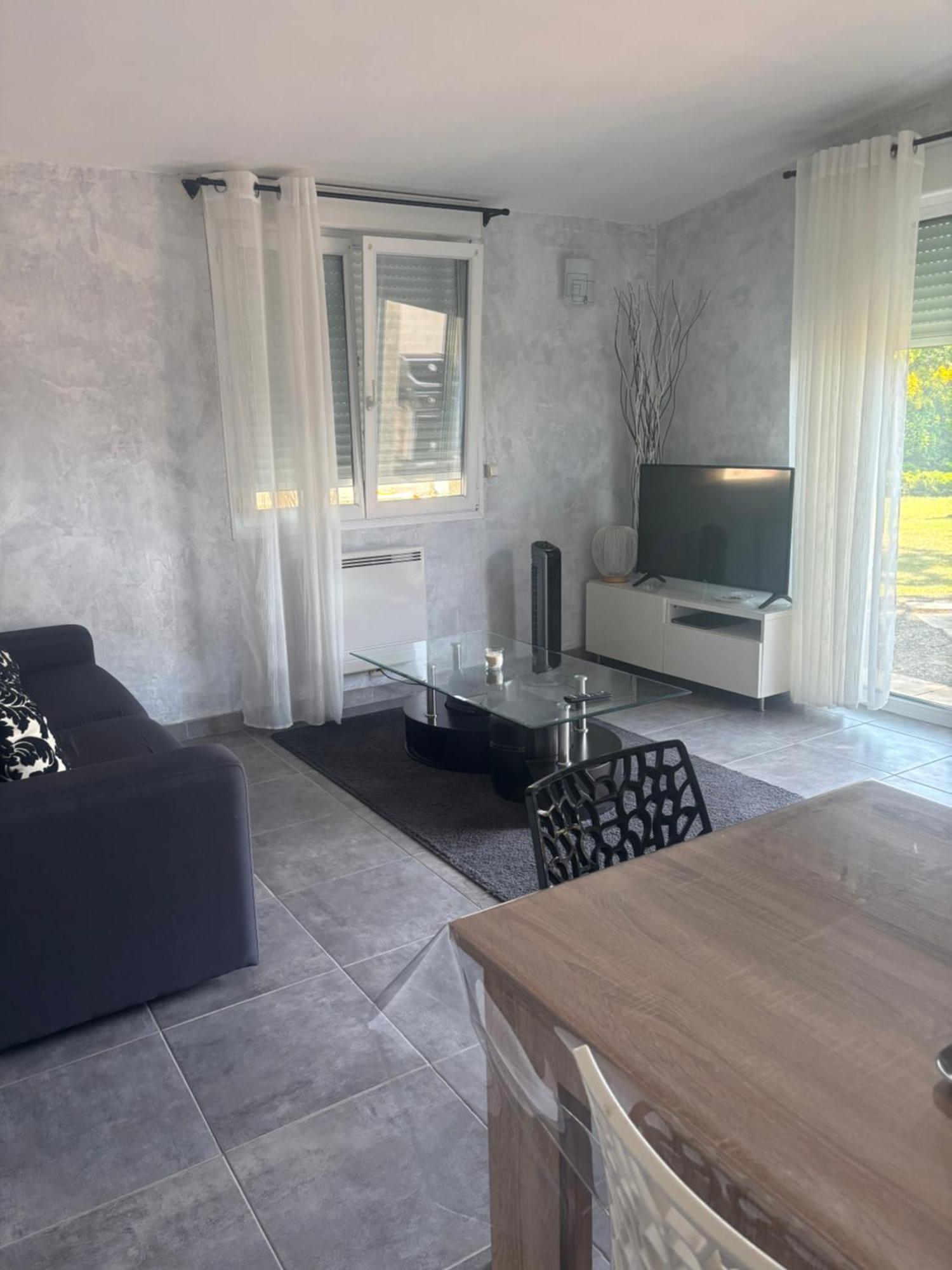 Holiday home Piscine Et Jacuzzi A 2km De La De St Georges De Didonne